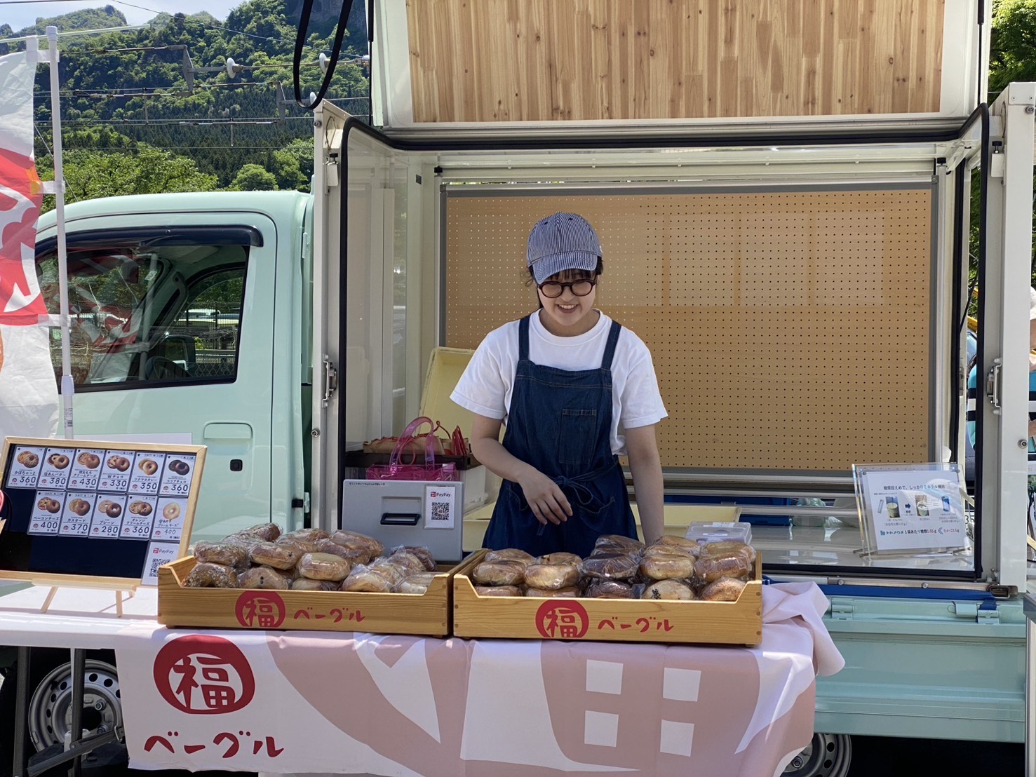 ベーグル販売の様子